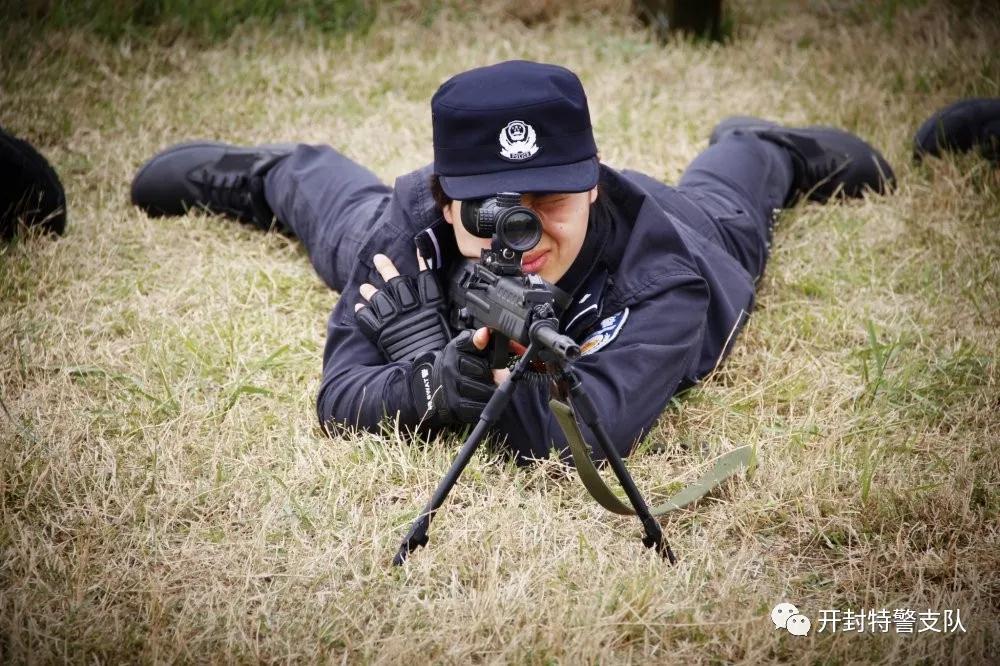 可现实情况让集训突击队大队长潘队竖起了大拇指,连连称赞两位女同志